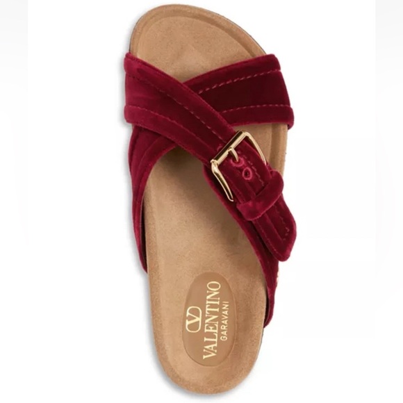 サンダル・ミュール Valentino Garavani Fussfriend Velvet Slide Sandals Valentino Garavani 30mm Fussfriend Velvet Sandals | Pink